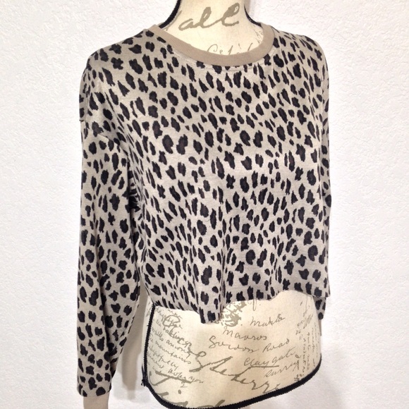 SHEIN CROPPED SWEATSHIRT W/ LEOPARD PRINT DETAIL M - Picture 4 of 8